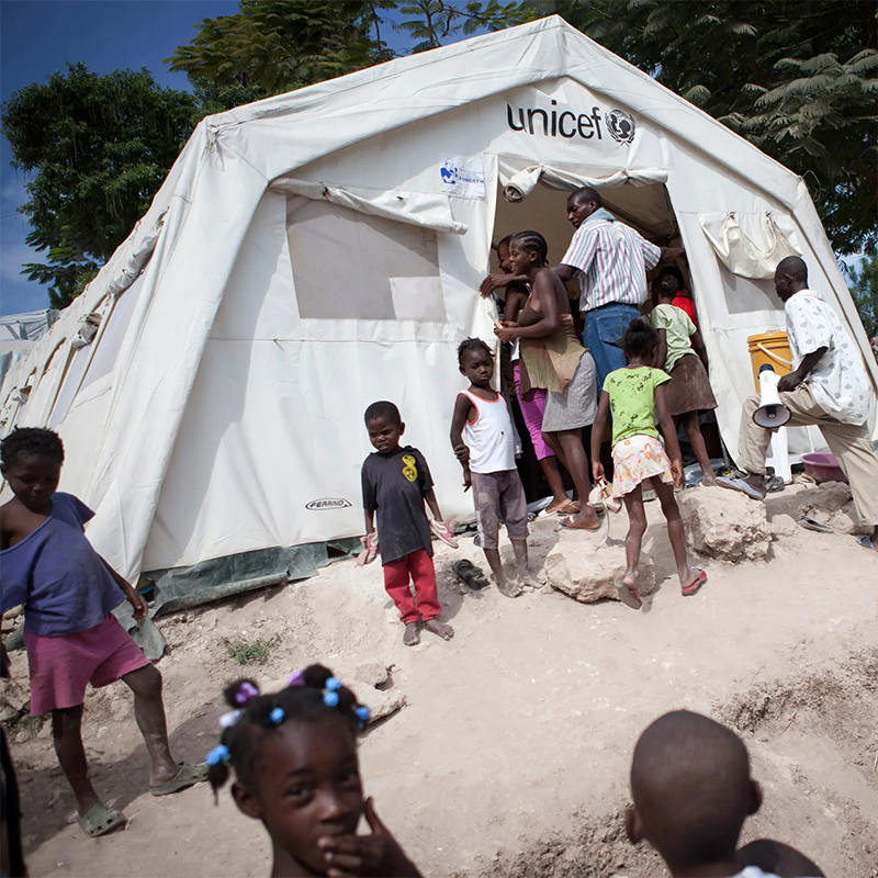Tienda multifuncional Huggy resistente al fuego estándar UNICEF de 42m²