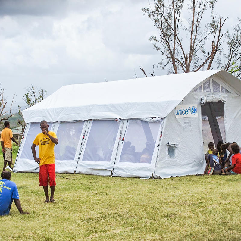 Tienda multifuncional de 42m², tienda tipo hub estándar UNICEF con cubierta de sombra integrada/removible
